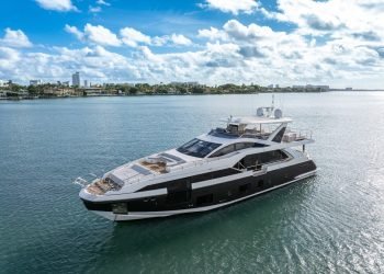 1-print-88-Azimut-Grande-CLOUD-9-93-X5.jpg