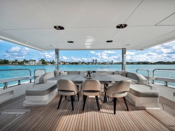 35-print-88-Azimut-Grande-CLOUD-9-40-X5.jpg