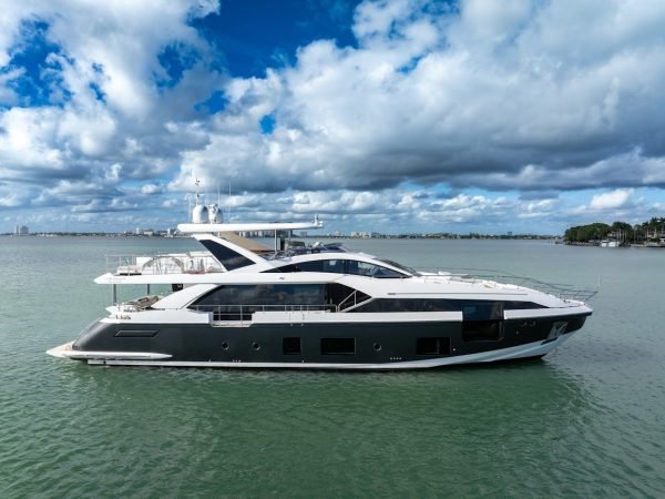 96-print-88-Azimut-Grande-CLOUD-9-85-X5.jpg